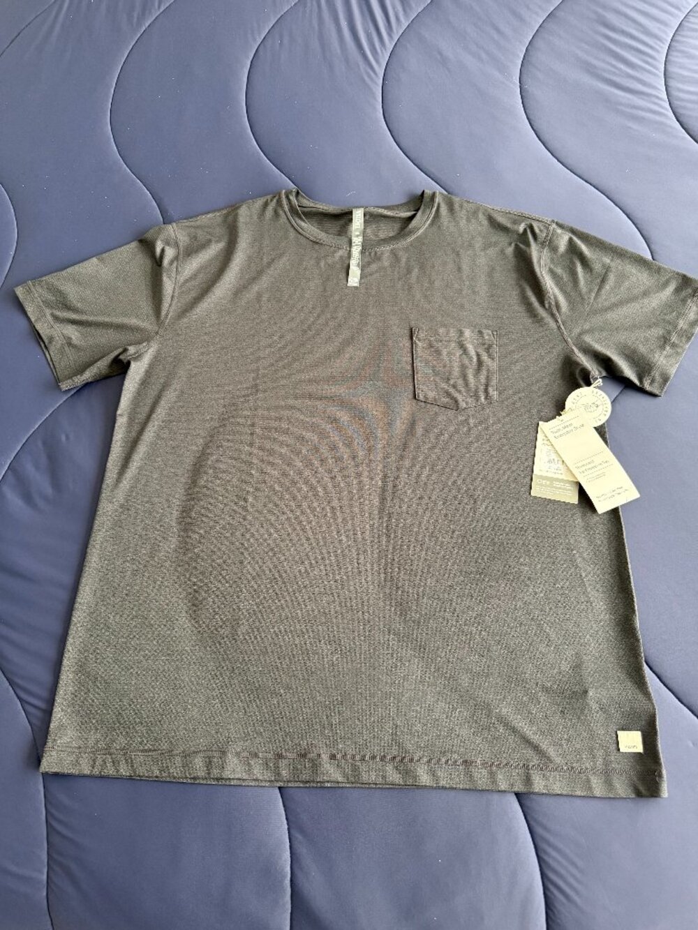 Mens Vuori Tradewind Performance Gray Stretch Pocket Tee NWT XXL